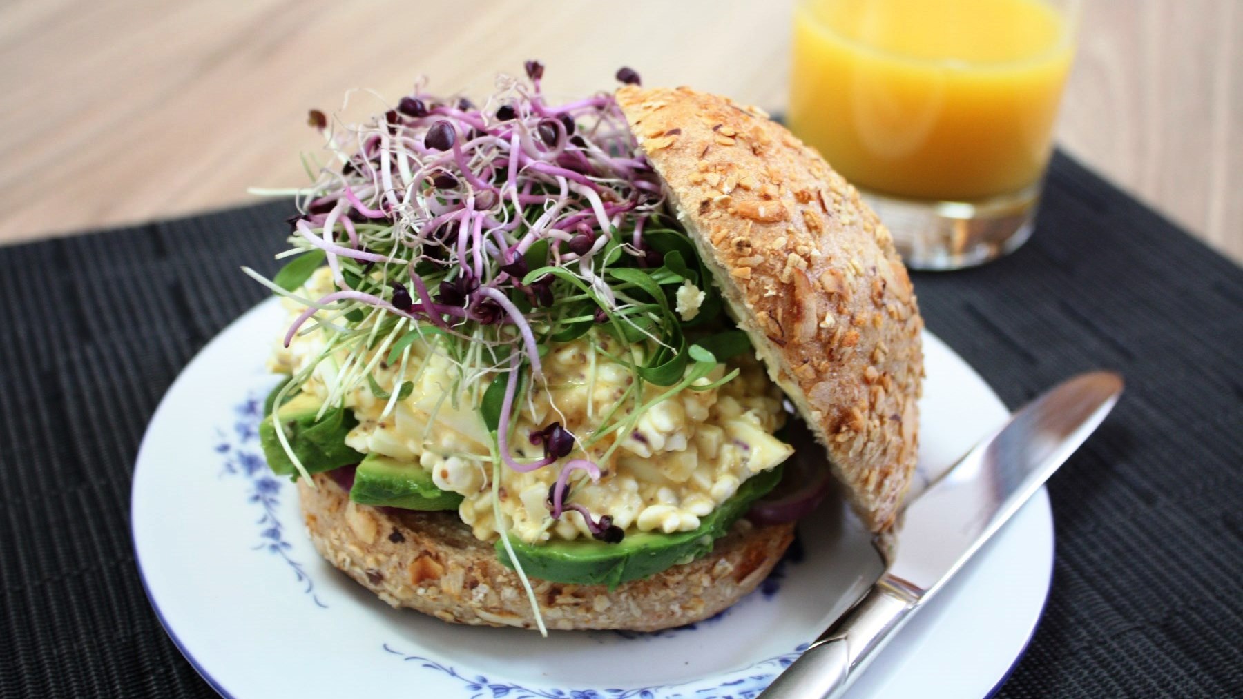 Kresse-Avocado-Eier Sandwich - Schweizer Brot