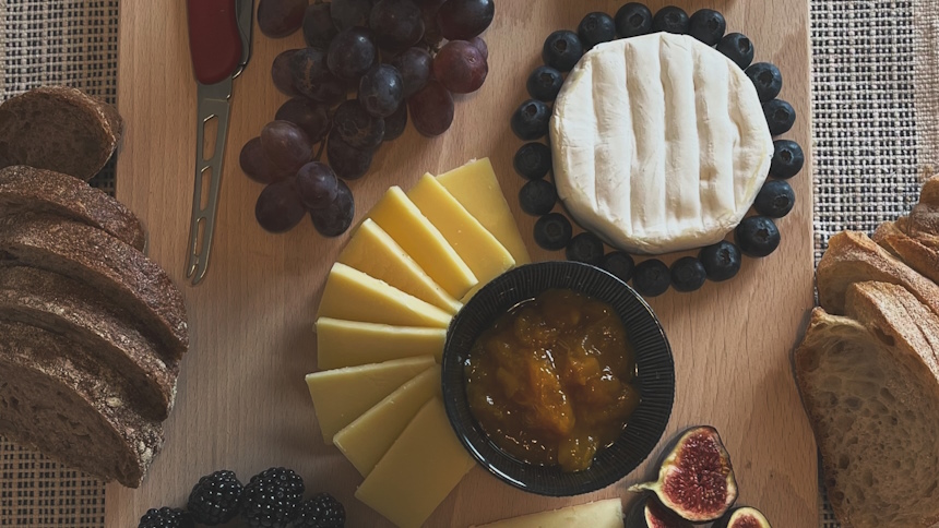 Apérobeispiel Brot und Käse