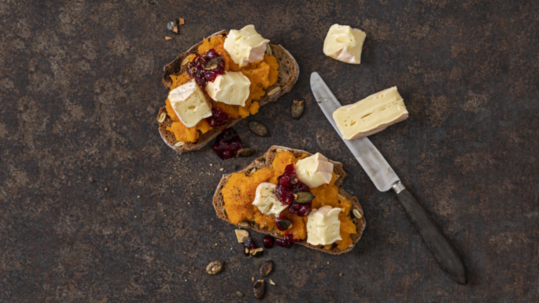 Kürbis-Weichkäse-Tartine