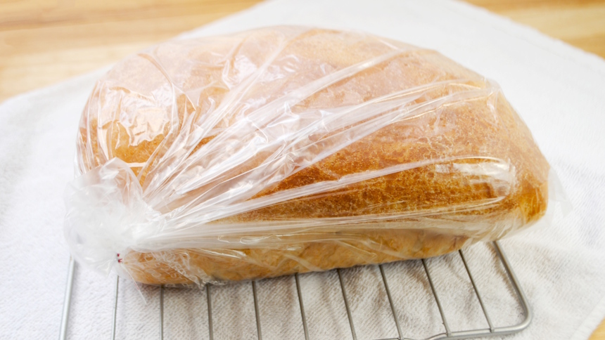 Brot in Plastiksack