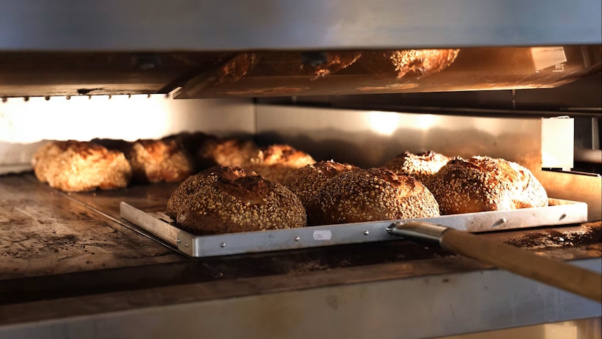 Brote im Ofen