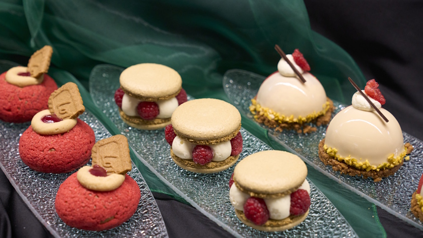 Drei Patisserie Schaustücke