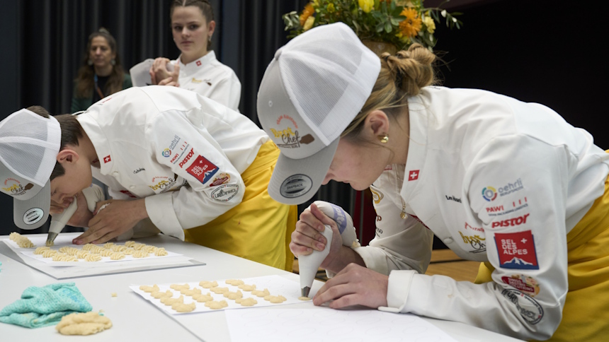 Speedbacking Aufdressieren Mandelmasse