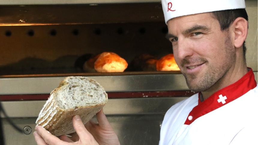 Ueli Niederberger, Seitlich mit Brot
